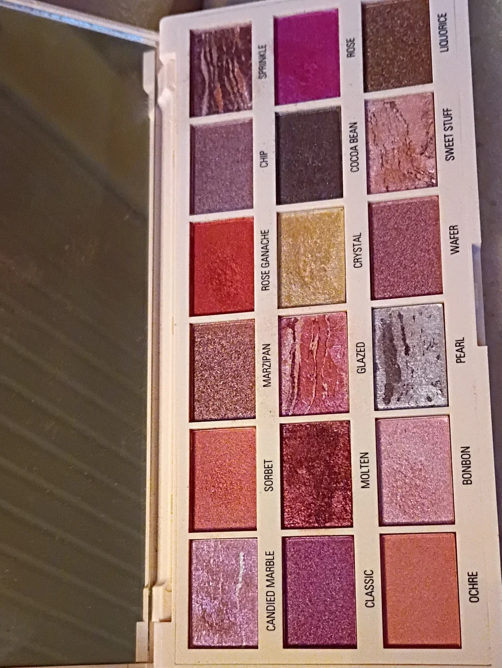 I Heart Revolution Marble Rose Gold Eyeshadow Palette